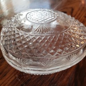 Vintage Avon Mothers Day 1977 Crystal Glass Egg